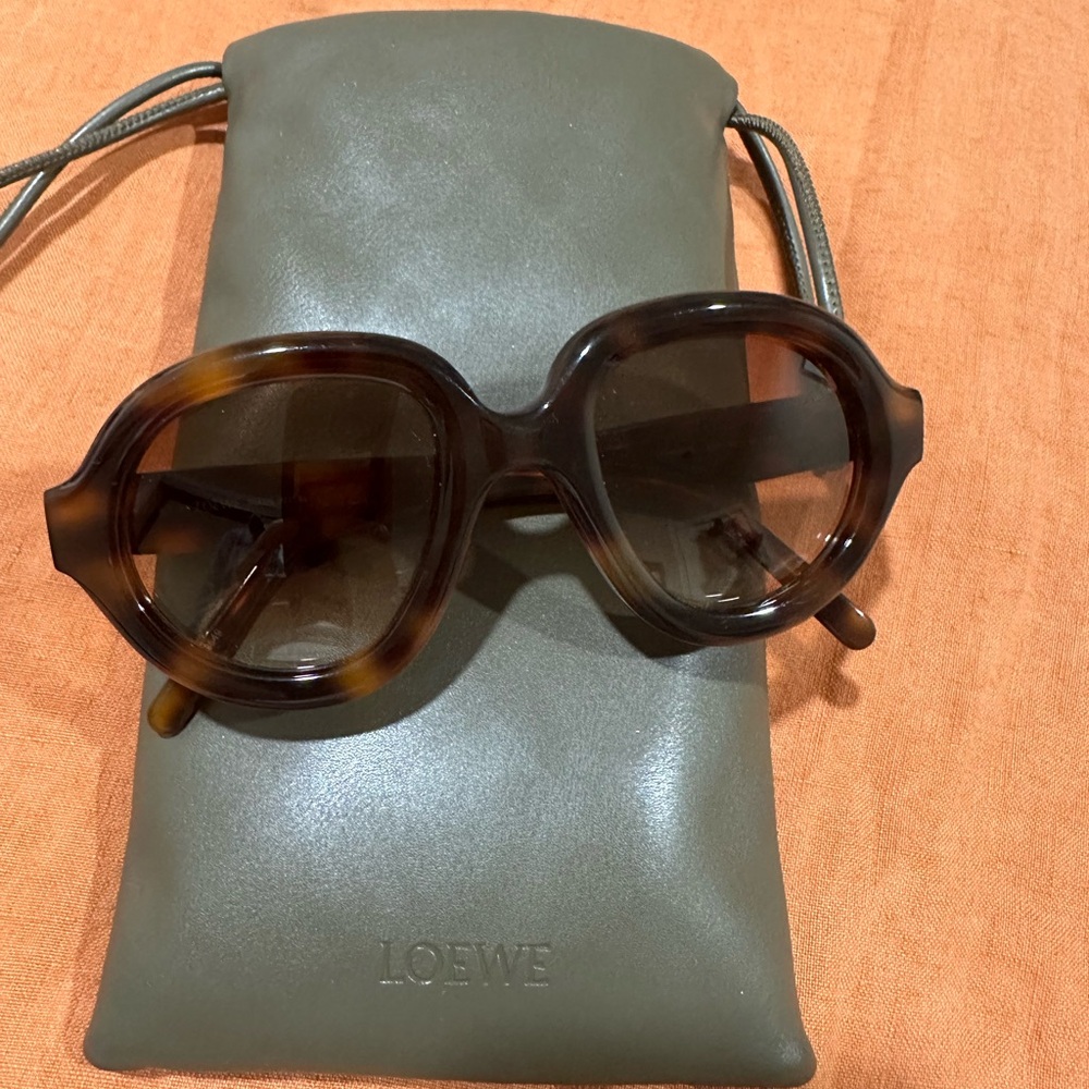 Loewe tortoise Sunglasses